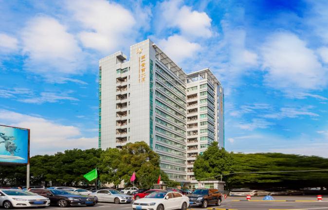 華一實業(yè)大廈：現(xiàn)代化的商業(yè)中心，引領(lǐng)區(qū)域發(fā)展