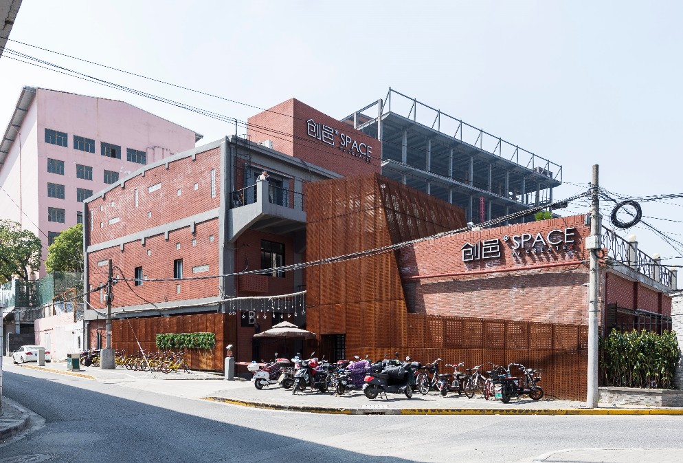 上海創(chuàng)邑河招商進行時，招租熱線恭候您來！引領(lǐng)辦公新風尚