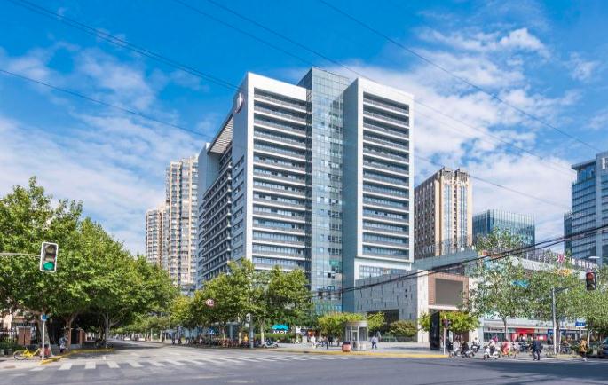 走進新城市中心廣場，體驗現(xiàn)代高品質辦公環(huán)境