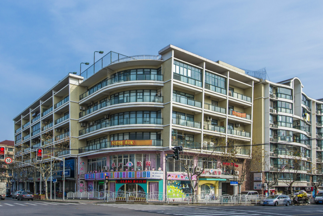 上海銘暉商務(wù)樓：地鐵2號(hào)線旁，交通便利的商務(wù)新地標(biāo)