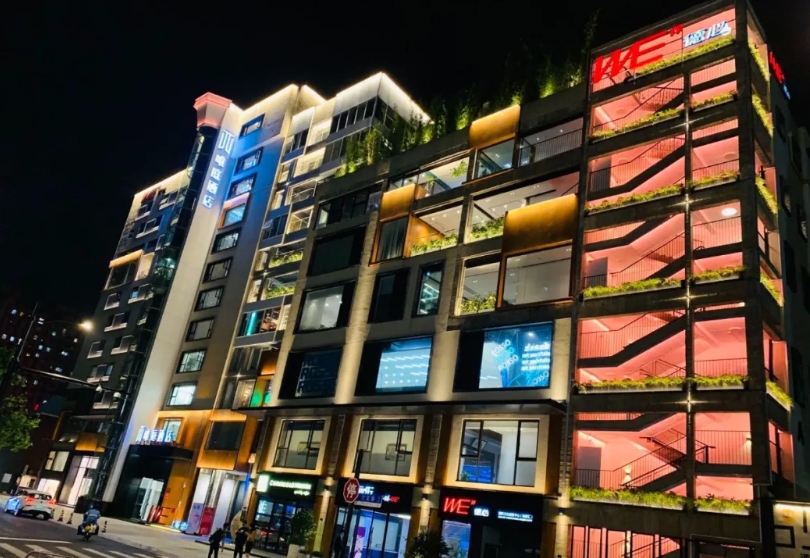 上服德必徐家匯WE招商直租：24小時VRV空調(diào)+物聯(lián)網(wǎng)管理系統(tǒng)，享30%綠化生態(tài)辦公?